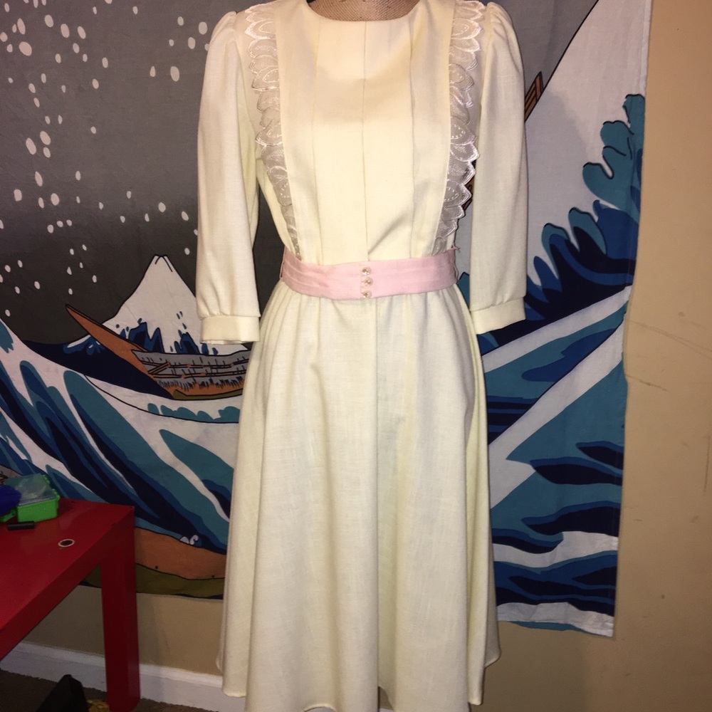 Beautiful Authentic Vintage Cream Colored Dress